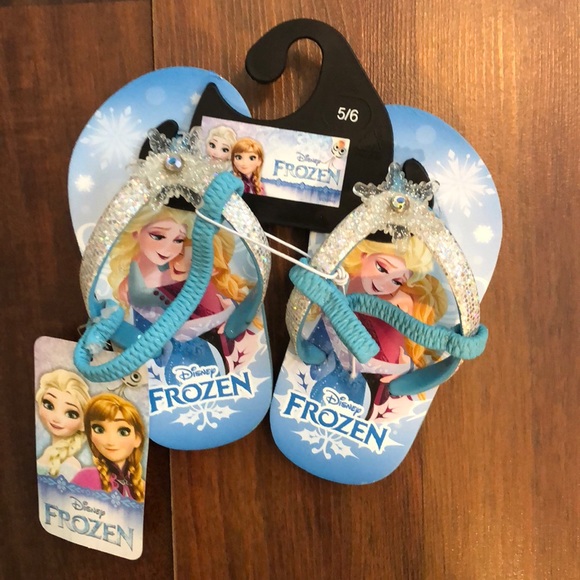 NWT Frozen Flip Flops - Picture 3 of 3